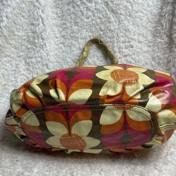 Fossil Key-Per Coated Canvas Floral Large Tote Bag With Key top magnetic closure - Picture 3 of 14